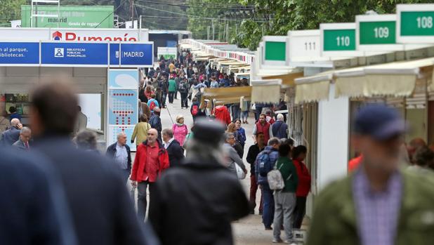 ¿Qué autores firman en la Feria del Libro de Madrid?