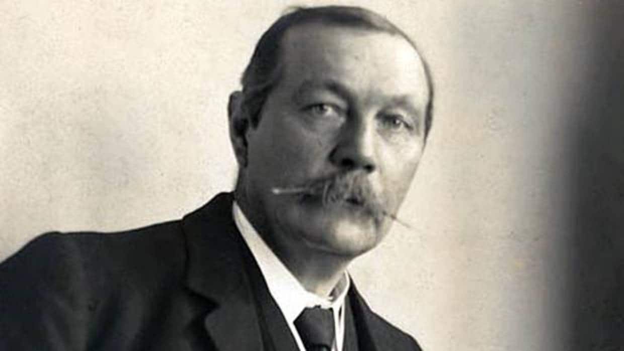 Sir Arthur Conan Doyle, en un retrato de juventud