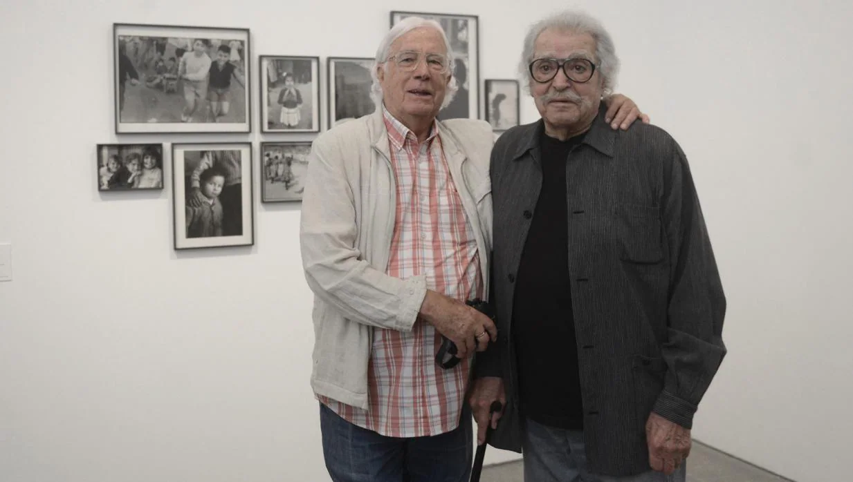 Carlos Pérez Siquier (izquierda) y Ramón Masats, ayer en el Museo Reina Sofía