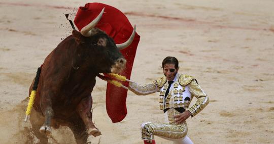 Juan José Padilla, en el ruedo de Pamplona, donde se lidian los toros corridos por la mañana