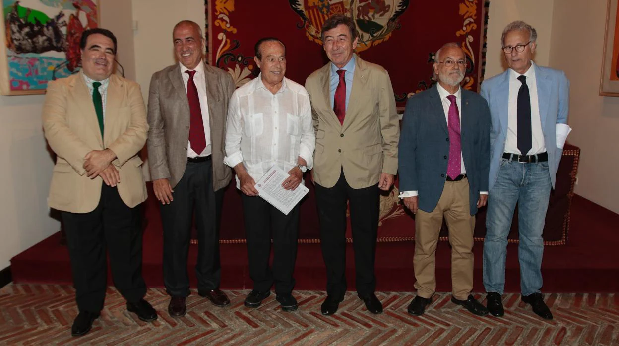 Álvaro Pastor, Santiago Sánchez Traver, Curro Romero, Santiago de León, José María Lobo y José Sánchez