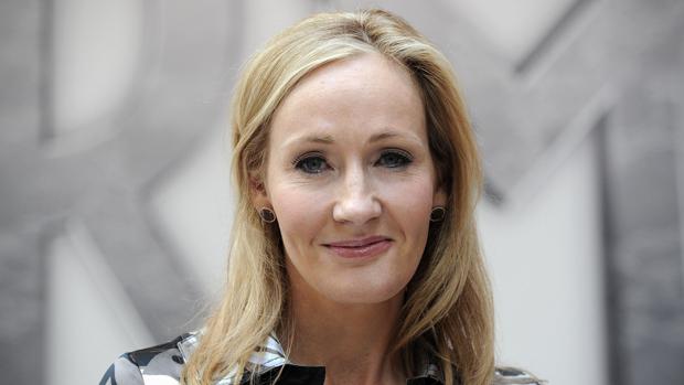 J. K. Rowling se burla de Trump en Twitter por alardear de ser escritor