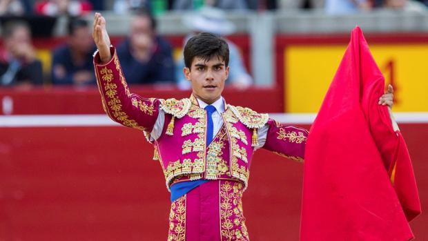 Francisco de Manuel estrena la puerta grande en San Fermín