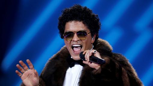 Bruno Mars durante el desfile de Victoria Secrets en 2016