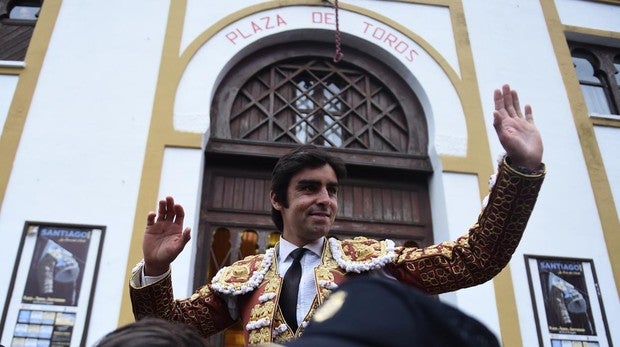 Feria de Santander: Perera se inventa una puerta grande