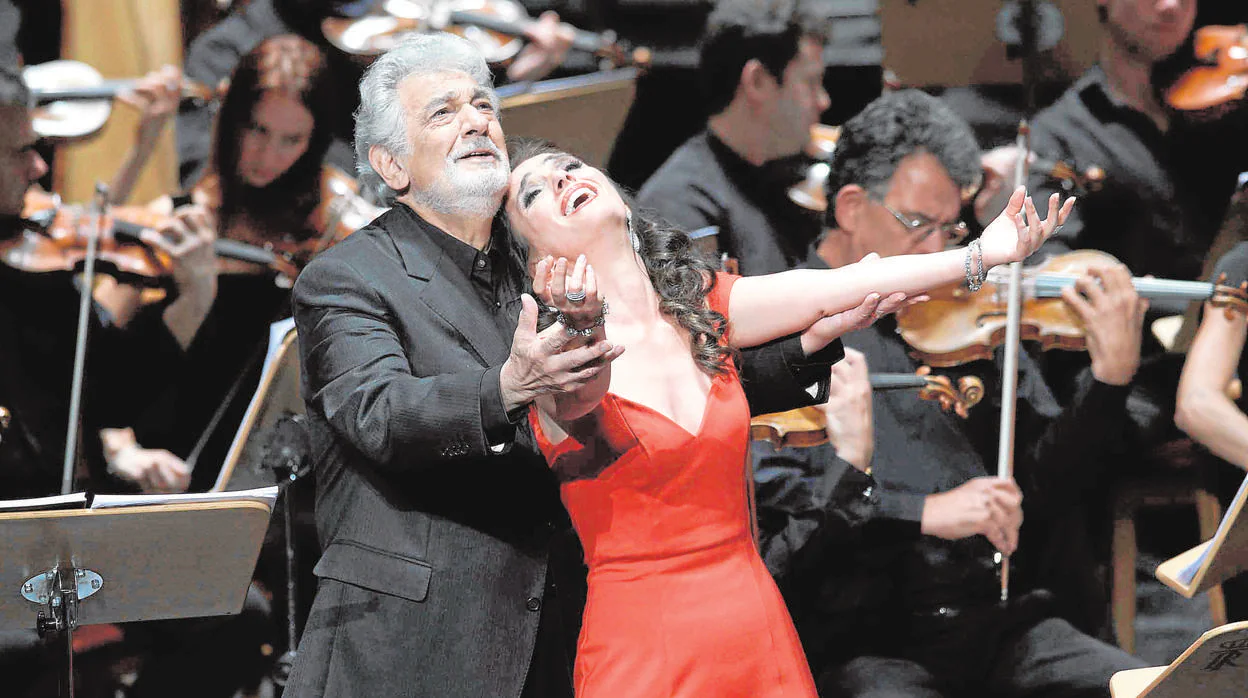 Plácido Domingo y Ermonela Jaho durante la representación de «Thaïs» en el Real