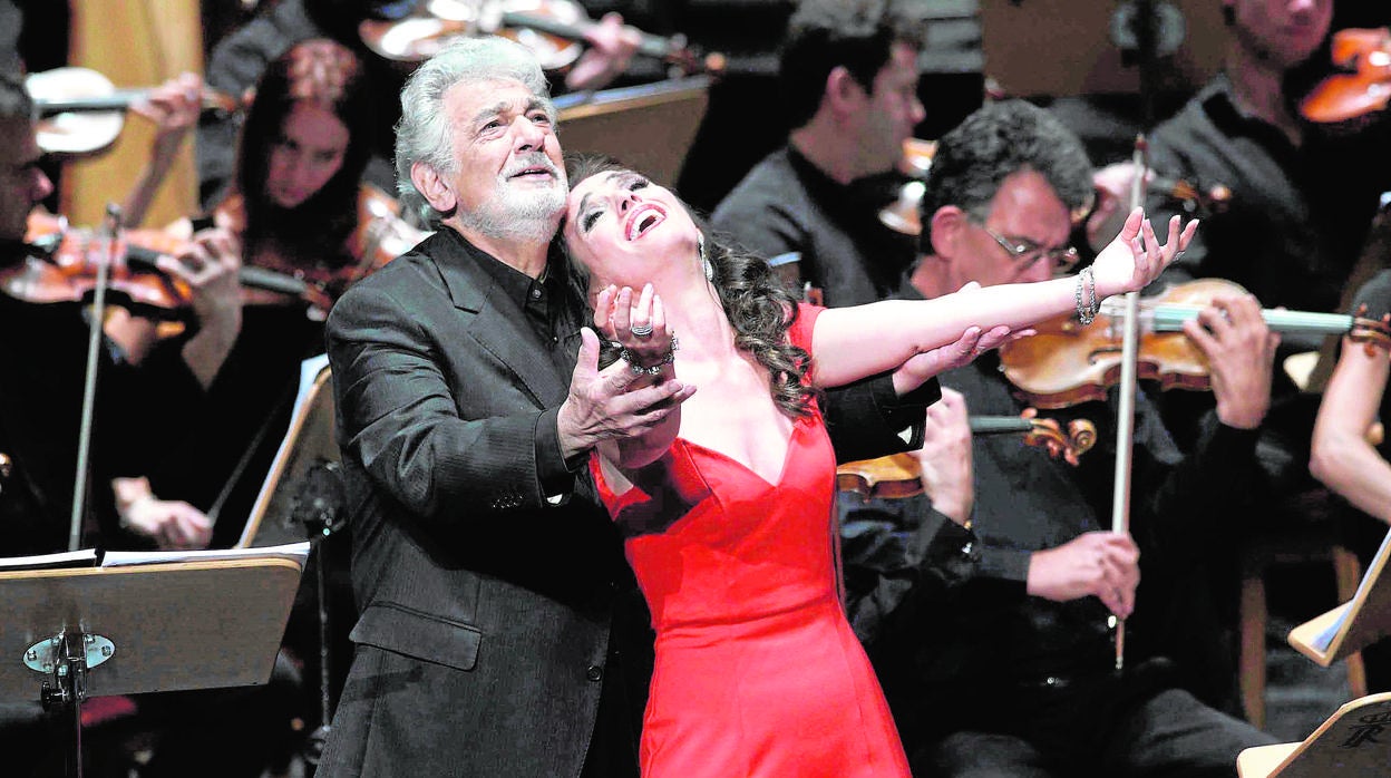 Plácido Domingo y Ermonela Jaho durante la representación de «Thaïs» en el Real