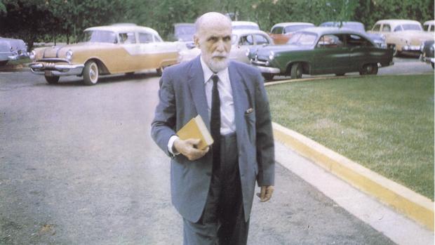 Juan Ramón Jiménez: el poeta que cantaba desde el otro costado