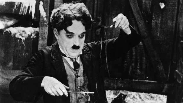 Chaplin, en una escena de «La quimera del oro»