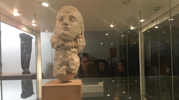 El busto «Retrato de Dora Maar» fue obra de Picasso y el escultor Apel·les Fenosa