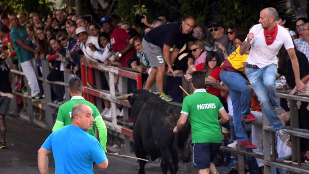 Cornada mortal a un joven en los encierros de Fernán Caballero