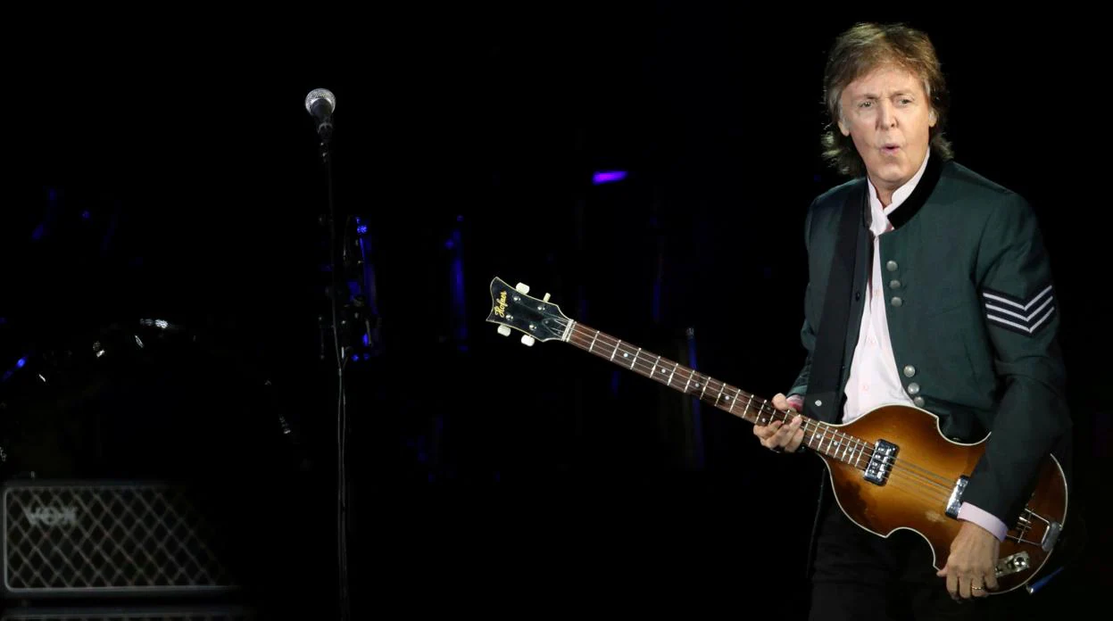 Paul McCartney durante su concierto en Brasil en julio