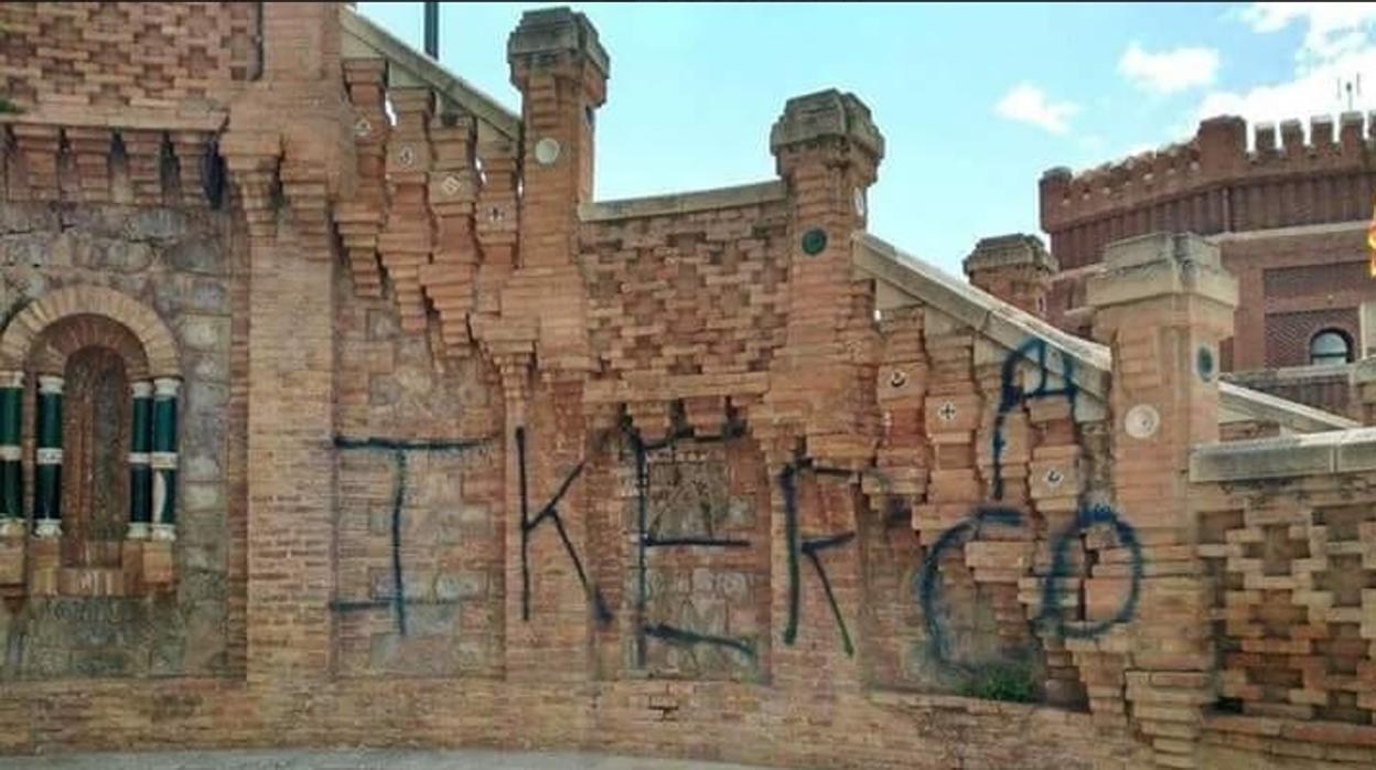 Pintada en la Escalinata de Teruel