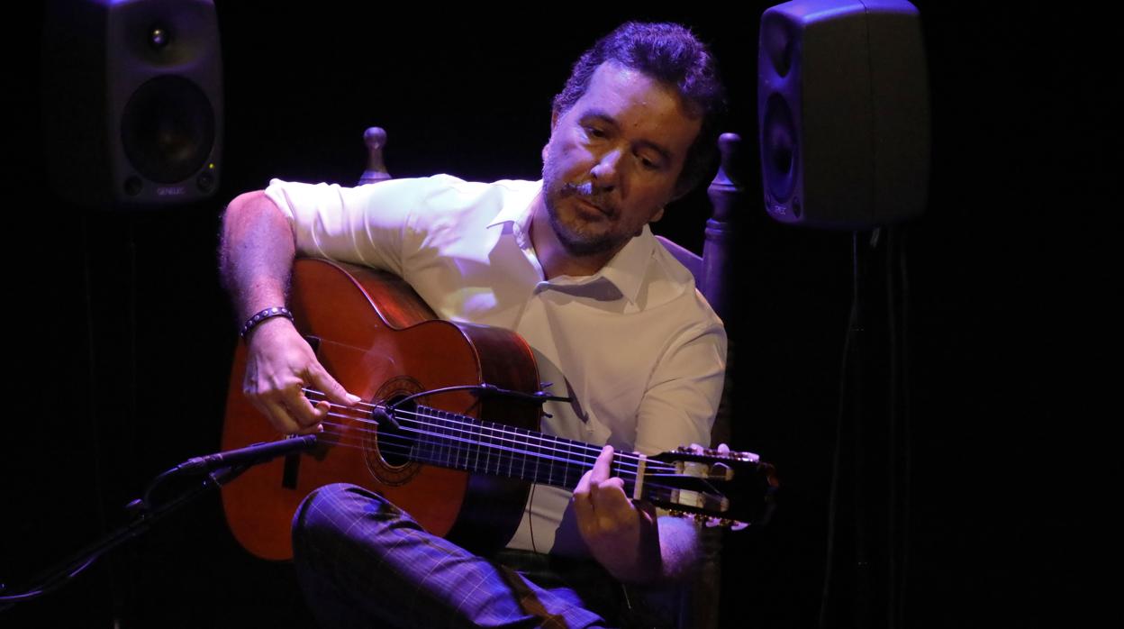 Alfredo Lagos durante su actuación en la Sala Turina