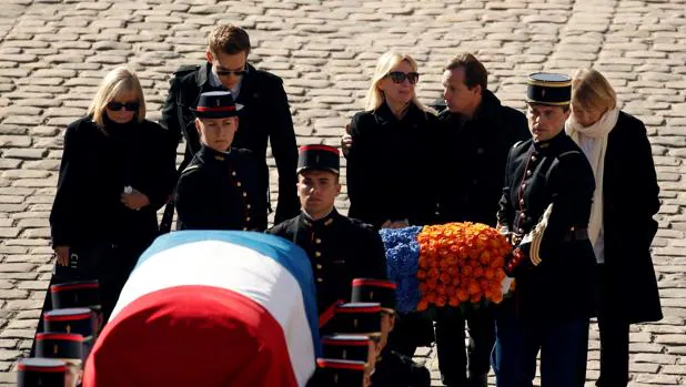 Francia despide a Aznavour con honores de Estado