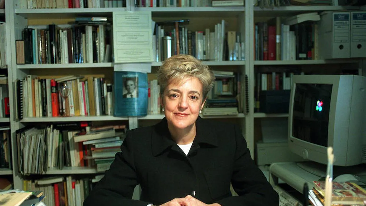 Anna Caballé es autora también de la biografia fundamental de Francisco Umbral