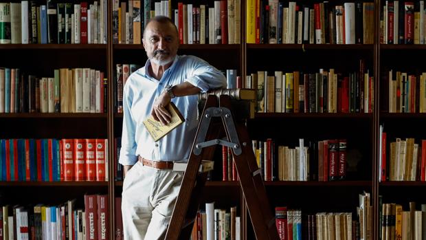 Pérez-Reverte y su mejor Falcó