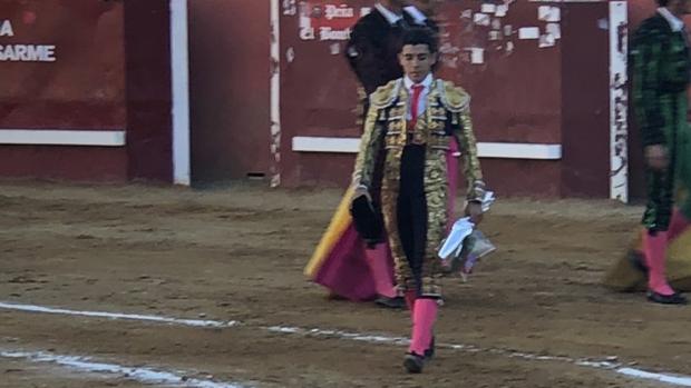 Grave cornada al novillero José Rojo en Torres de la Alameda