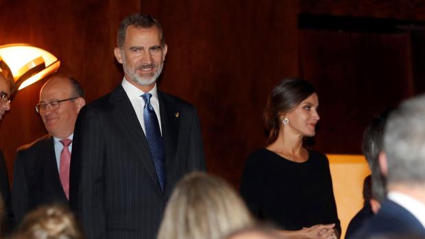 Los Reyes presiden en Oviedo el concierto de la víspera de los premios