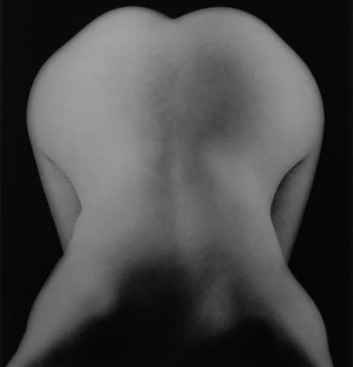 «Nude Bent Forward [Desnudo inclinado hacia adelante]», París, 1930