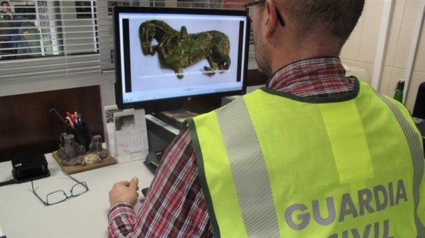 Intervenidas una treintena de piezas arqueológicas expoliadas en Mérida