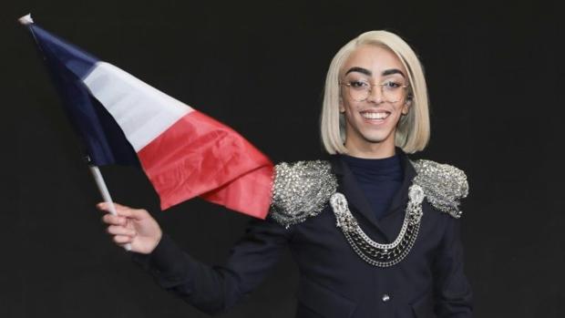 El «youtuber» que representará a Francia en Eurovisión, víctima de una campaña homófoba