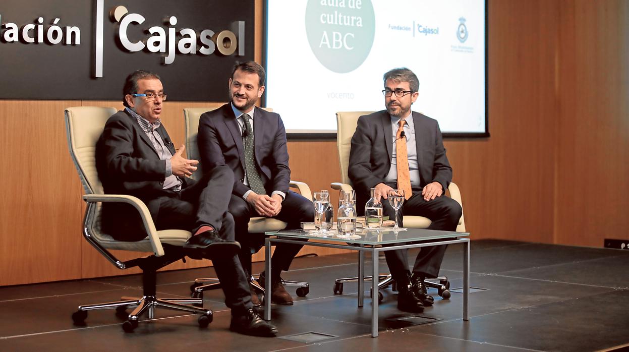 Francisco Robles, Juan Fernández-Miranda y Jesús García Calero ayer en la Fundación Cajasol