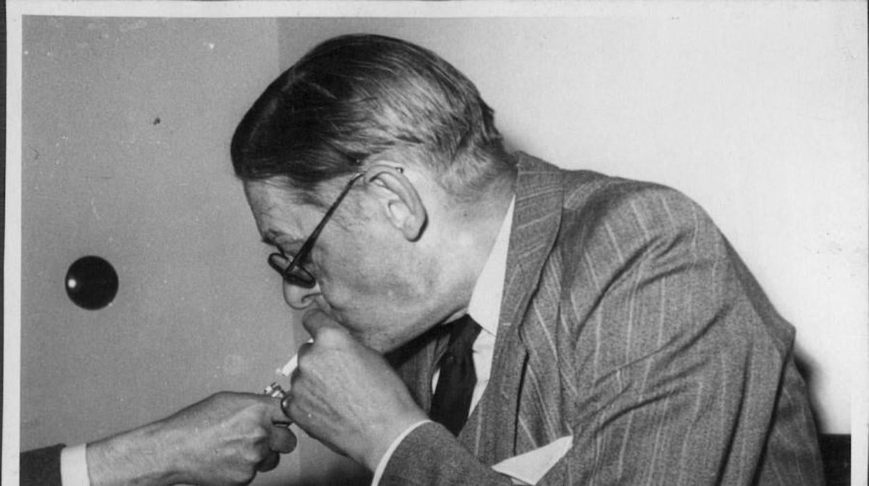 T. S. Eliot durante su estancia en Madrid en 1951