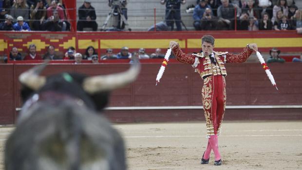 Miuras en Valdemorillo: herido Moral, a hombros Escribano