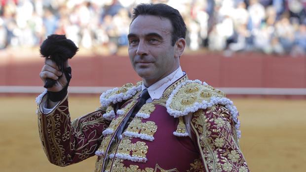 Enrique Ponce, más fuera que dentro en la Feria de Abril