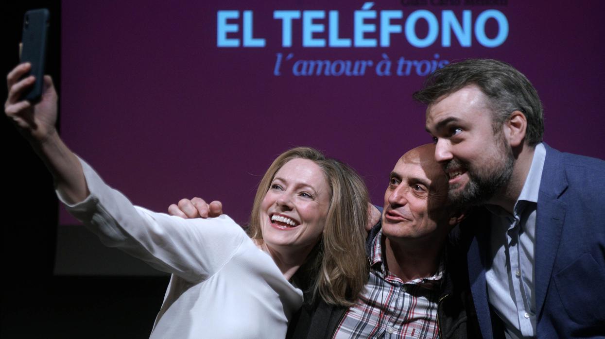 Sonia de Munck, Pepe Viyuela y Gerardo Bullón, en la presentación de «El teléfono»