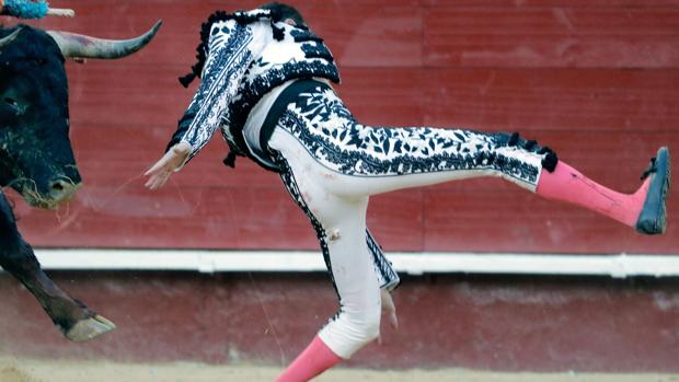 Enrique Ponce será sometido esta tarde a «una larga y compleja operación»