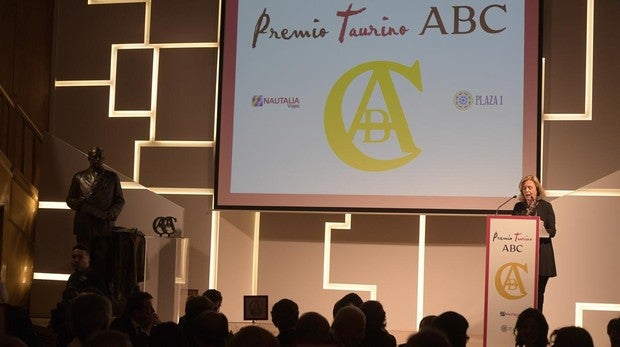 Catalina Luca de Tena: «ABC defiende y defenderá siempre la tauromaquia»