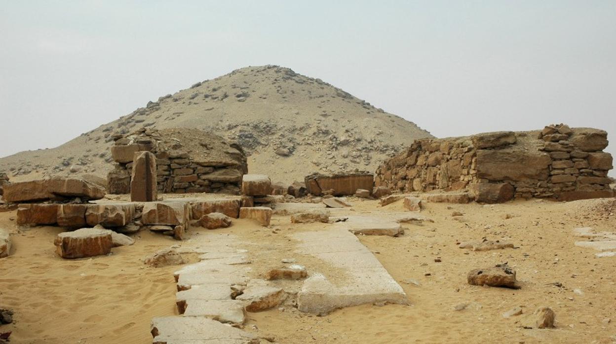 Restos del complejo fúnebre de Djedkare Isesi