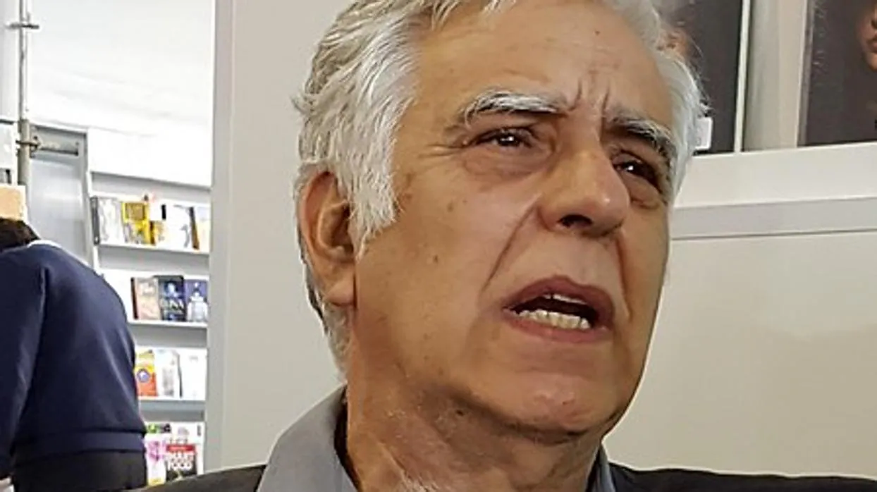 El escritor peruano Alonso Cueto