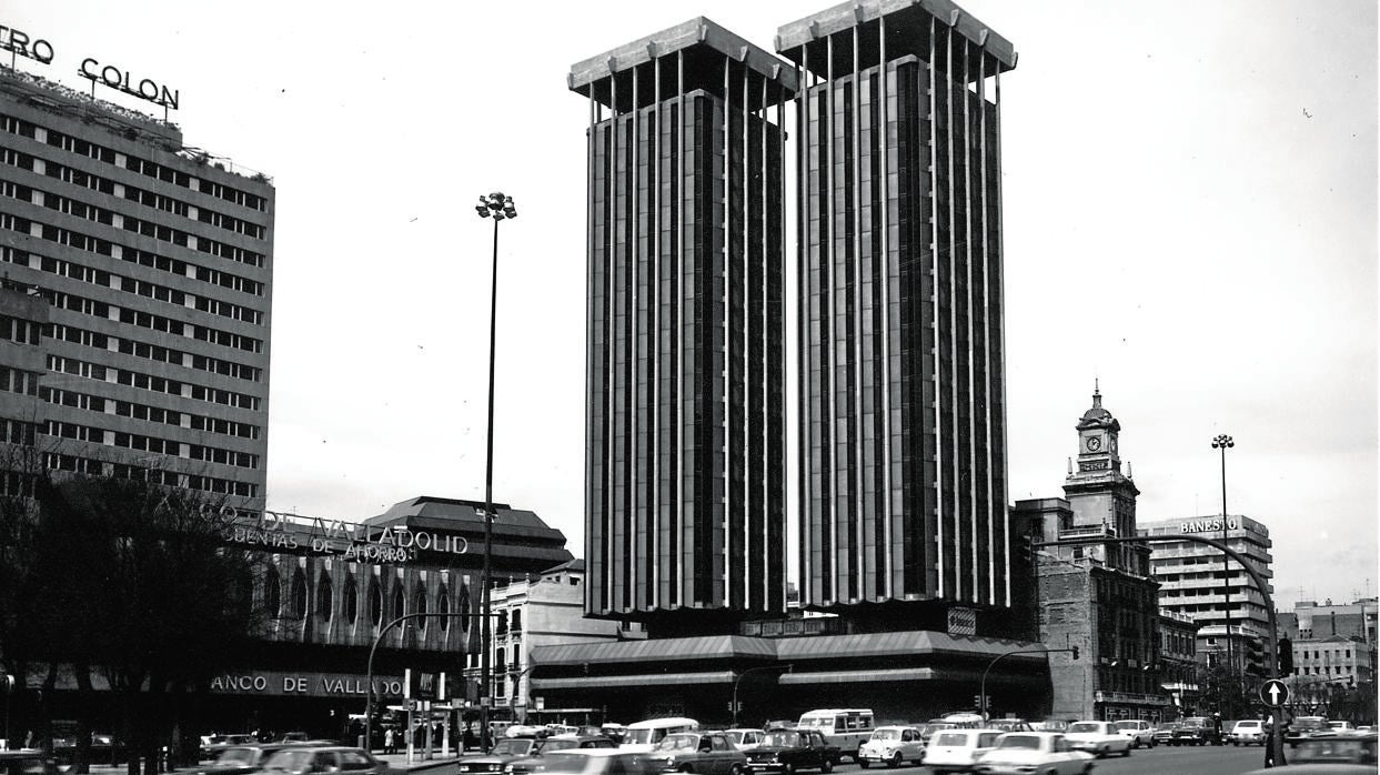 Torres Colón, con su aspecto actual, fruto de una exigencia urbanística