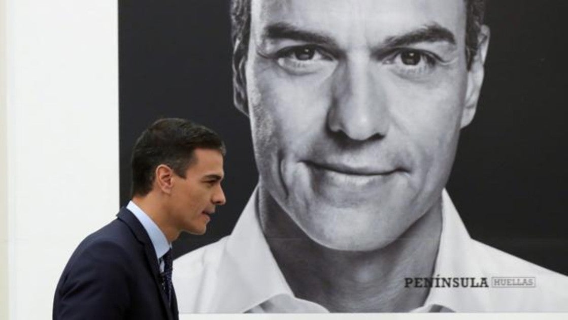 El presidente del Gobierno, Pedro Sánchez, durante la presentación de su libro «Manual de resistencia»