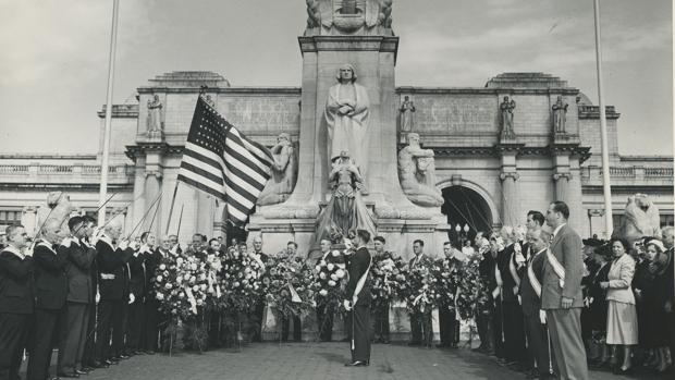 Los italianos toman la defensa del legado de Colón ante la pasividad española