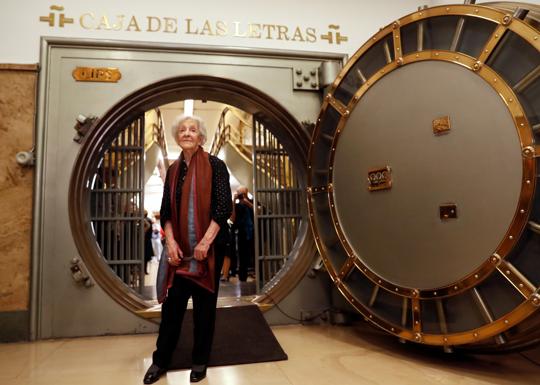 Ida Vitale, en la Caja de las Letras del Instituto Cervantes
