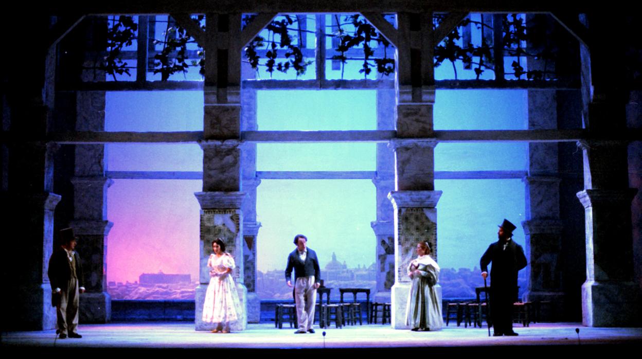 Una imagen de la producción de «Doña Francisquita» presentada en el Teatro de la Zarzuela en 1998