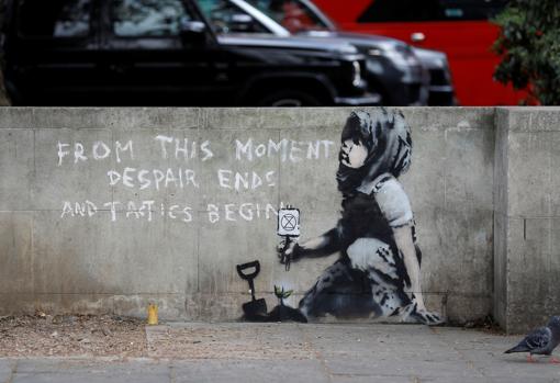 Aparece una posible obra de Banksy tras una protesta ecologista en Londres