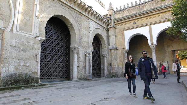 La celosía de la Mezquita-Catedral de Córdoba no podrá retirarse durante la Semana Santa