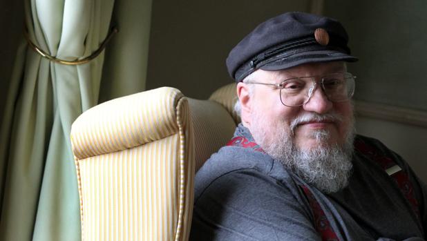 ¿Es George R. R. Martin un vago por no haber acabado él «Juego de Tronos»?