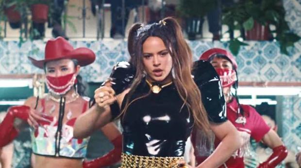 Rosalía hace un guiño a Tarantino en su nuevo videoclip