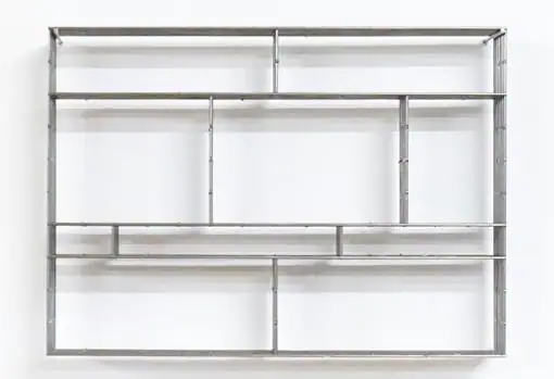 «Deconstrucción en 4 filas (horizontal)». Obra de 2018. Malla de acero cortada y cromada. (31 x 42,5 x 6,5 cm)
