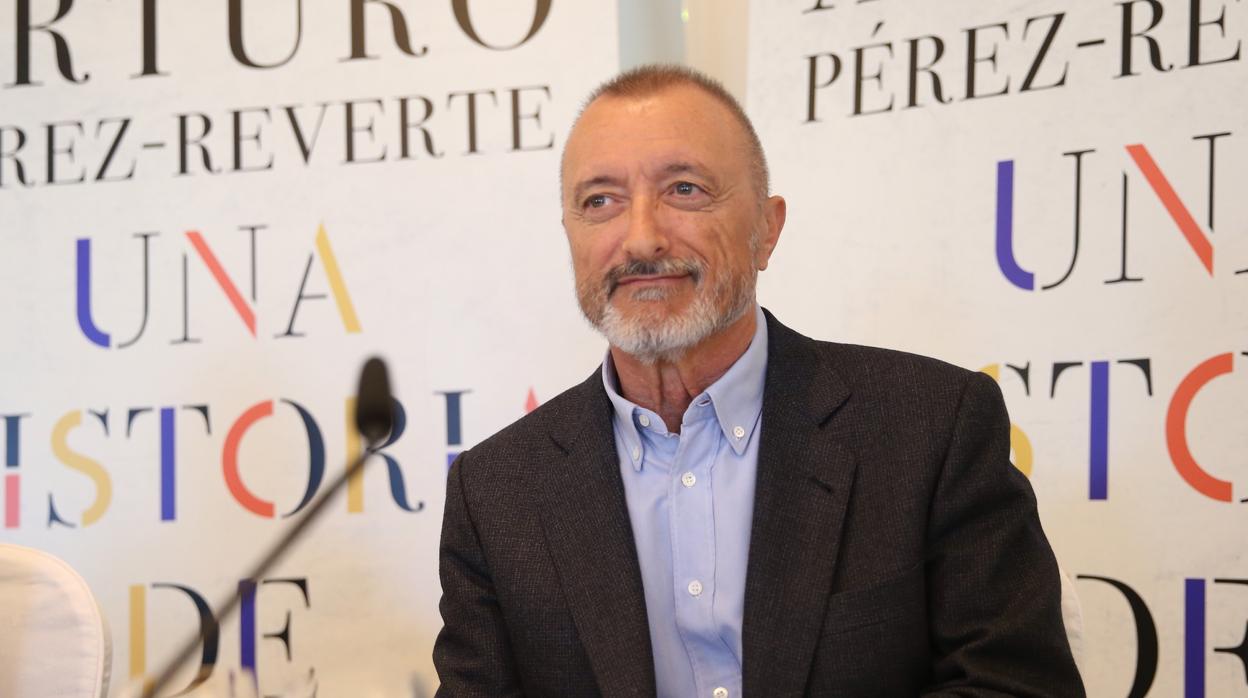 El escritor Arturo Pérez-Reverte