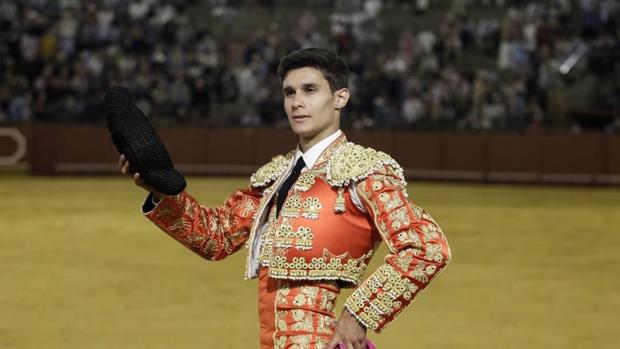 Dos vueltas de Diosleguarde salvan una fría y deslucida novillada de Dolores Rufino en Sevilla