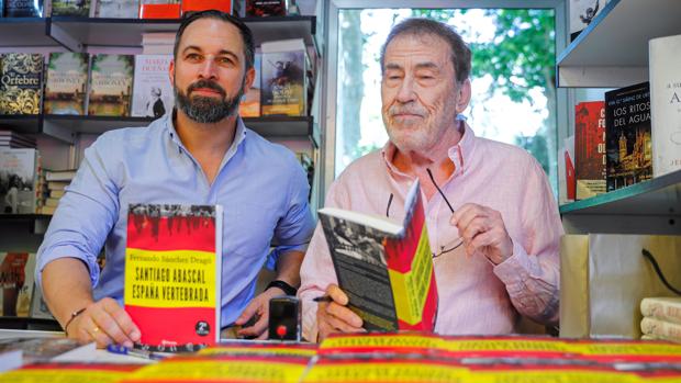 «El aire apestaba»: el duro ataque de James Rhodes a Abascal y Sánchez Dragó en la Feria del libro