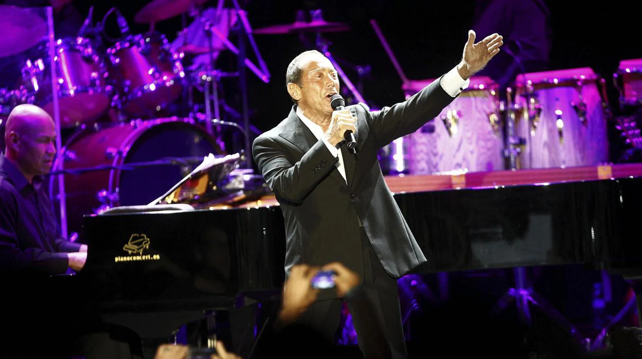 Paul Anka, durante un concierto en 2014 en Barcelona