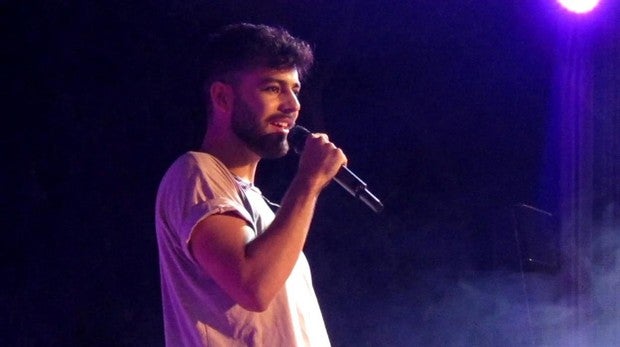 Agoney, víctima de un ataque homófobo en plena calle